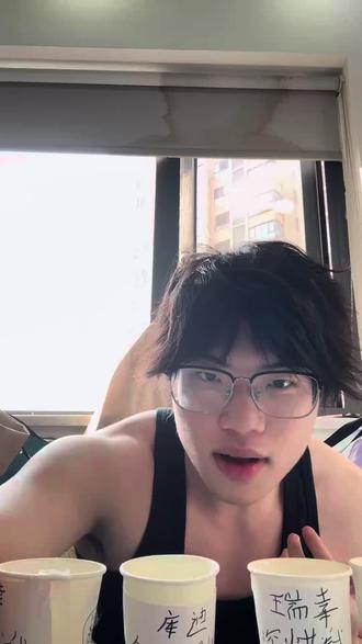 #瑞幸咖啡#库迪咖啡#美式咖啡#味道酸#测评 库迪美式对比瑞幸真的偏酸吗?