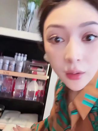 李老板一个男人都用这么多面膜,人都变帅了,我们女人也要精致起来#面膜#李老板的三宝贝#精致女人必备#无限回购的宝藏单品#杨子