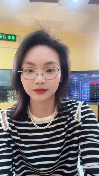 山有顶峰,湖有彼岸,人生路漫漫,请你一定要相信万物皆有回甘~#鸡汤#朋友#理想