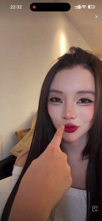 原来哥哥当时想DO脸,是因为跟瑶瑶姐分手后不自信啊🤔#龙浩天妹妹 #龙浩天 #瑶瑶