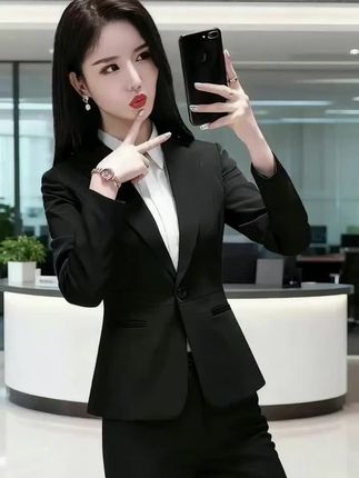 #职场穿搭 #西服穿搭 #西装套装 #气场全开 @抖加🔥上热门🔥dou+🔥热点宝