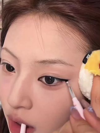 自带刀锋刷的眼线胶笔有多好用?手残党也能画出完美眼线的秘密就是它啦!!#眼线胶笔 #好物分享#防水防汗不晕染 #自用好物推荐 #平价好物