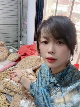 #好物推荐销售王 《红土花生🥜》 个个很饱满,水煮的不会上火, 咸香咸香,配酒追剧必备搭档😋 一款吃了百分之百回头的花生🥜