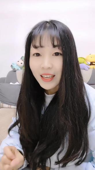 给你们悄悄透露一下,爱依服明天仓库播,想买特价的可以蹲一蹲#爱依服 #爱依服女装 #爱依服特价 #爱依服外套