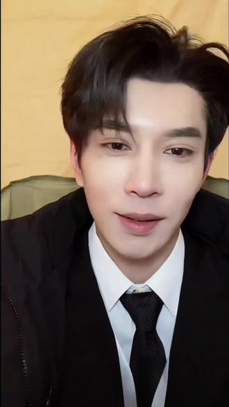 #冯建宇 此男通网之后就这样加入玩梗
是表哥吗?call back
#搞笑 #玩梗