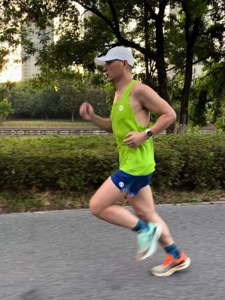 有氧慢跑11公里;#身体和灵魂总有一个在路上 #因为热爱所以坚持 #你的坚持终将美好 #随拍记录生活 #今天你跑步了吗