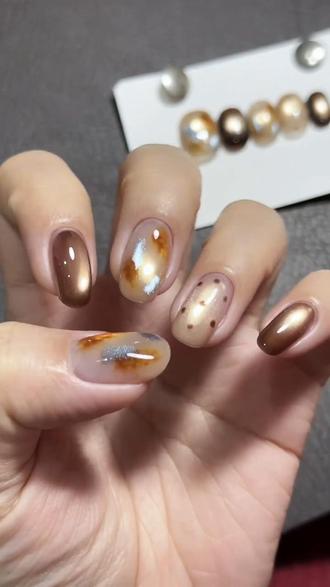 琥珀晕染猫眼教程来啦~#穿戴甲 #自己在家做美甲 #猫眼美甲 #美甲教程 #穿戴甲随意摘戴