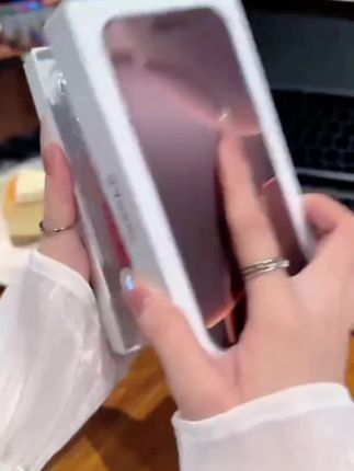 福禄多福适用苹果15华为vivo/ oppo小米iphone16精孔贝壳纹手机壳#好物推荐🔥 #挡不住的颜值 #这个手机壳真的长在我心巴上了 #强烈推荐.