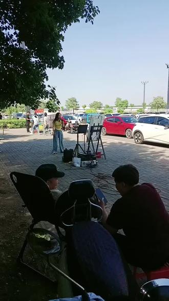 昨天来的晚了,今天来早点,两点来了还能看见直播,唱的真好#