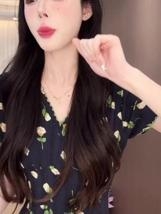 2025夏季新款碎花法式气质显瘦银河蜜语收腰中长款连衣裙#显高显瘦 #超仙连衣裙 #法式仙裙装 #气质连衣裙 #遮肚子藏肉显瘦连衣裙
