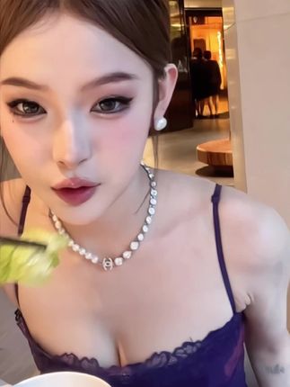 穿着它去蹦迪都不怕掉!四重防滑条超牢固!无肩带内衣能做到这种效果真的很绝!#贴身衣物 #无肩带内衣 #辣妹穿搭 #女生必备