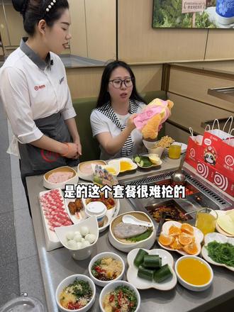 海底捞和汪汪队联名啦,还能拿到一个帽子#汪汪队报到快乐全捞到#遛娃好去处#爪爪捞福全周家庭餐#汪汪汪队立大功#海底捞