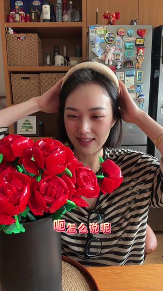 521花束推荐 我这一桶一共是用到了16只大家可以参考
祝所有人都永远快乐被爱包围~#手工大玫瑰 #乐高玫瑰 #520积木花 #手工浪漫#diy浪漫生活