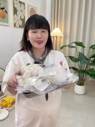 夏天吃这种鲜甜的汤最合适了#上热门 #在家做美食 #好吃到停不下来 #快来一起尝个鲜 #墨鱼丸