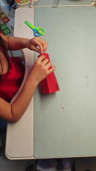 剪纸系列之二龙戏珠#爱做手工的小朋友 #宝贝亲手制作