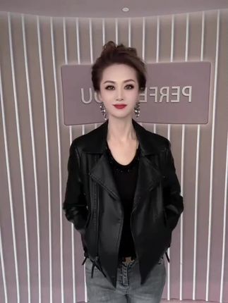 皮衣外套女2025今年流行短款皮夹克欧货爆款休闲酷辣车机黑色外套#休闲减龄穿搭 #皮夹克
