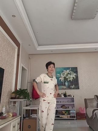 姐妹们浪莎自带胸垫的睡衣来了,面料超好,趁着活动赶紧拍哦🤗🤗🤗