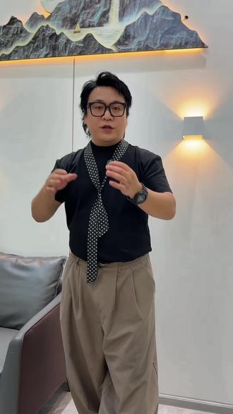 都匀发型设计 我在都匀这里是专做水光蛋白烫发,我烫出来头发不用打理,自然吹干就可以成型#都匀#都匀哪里做头发最好 #都匀烫发#都匀发型设计#安东尼