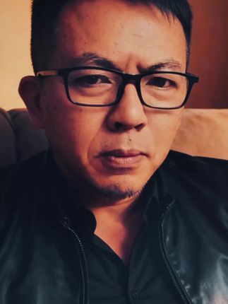 可能是年龄大了,对虚伪和不诚实的东西感到厌恶。沉默不是没有情绪,而是没有再说的意义。总有一些事说多了反而无益。#情绪短片 #大叔 #治愈