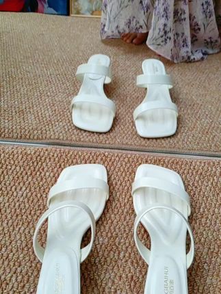#夏季凉鞋 #脚宽脚胖都可以 #新款女鞋 #好看又好穿 #凉拖鞋 舒适后空一字拖外穿仙女风纯色夏季配裙子低跟凉拖