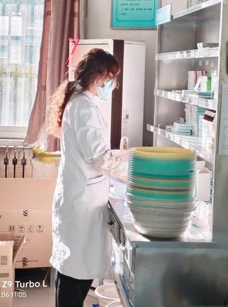 月银二两,威风八面——打开钱袋需闭眼,怕它自卑成一线#月银二两 #月俸 #二两银子