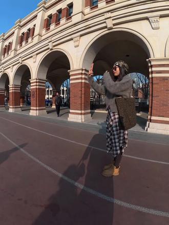 天津五大道街拍
拍出城市松弛感…#天津五大道风景 #创作者中心 #创作灵感