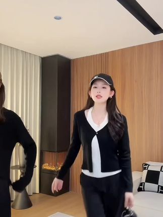 挂脖假两件长袖针织衫女早秋新款设计感洋气撞色内搭上衣I2-46