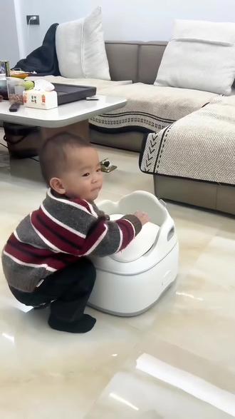 宝宝一岁以后就要练习自主排便意识了,让宝宝学会用小马桶真的太省心了,三合一的可以用到宝宝好几岁 #小马桶 #宝宝小马桶 #宝宝如厕训练 #宝宝好物 #母婴好物