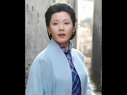 父亲将仇恨构建给女儿,让女孩从此踏上了复仇之路 #影视解说 #好剧推荐 #一起追剧