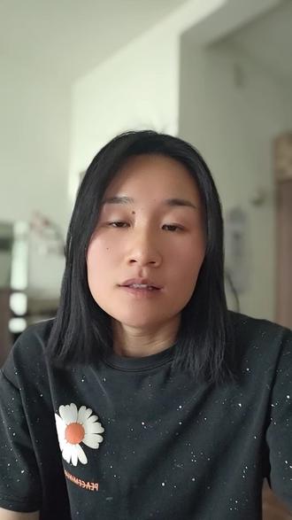 我既是幼师又是家长,这3种沟通方式,老师不烦还觉得你通情达理 当老师时,遇见会表达的高情商家长,真的,我的心我的肝都要掏给对方了,虽然是问题,但我得到了肯定得到了支持。现在当家长了,说了怕被当成刺头,不说又怕孩子吃亏。学会表达依旧是我现在突破自己的方向,直面问题,面对面交流,将内耗和误会秒碎。#家校沟通#幼儿园 #幼师#家长#非暴力沟通