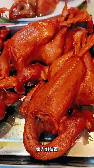 #上热门话题🔥🔥🔥 #海饺子年味儿大礼盒火爆预定中 #大海饺子 卤味大礼盒 为家乡餐饮业增添色彩 #那些尝一口就忘不掉的特色美食 #"#为家乡美食打call