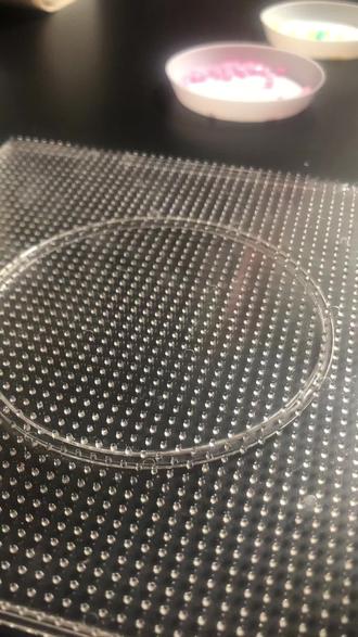 # 拼豆过程
因为这是主播剪辑的第四五次了,不知道为什么我发布视频的时候视频就消失了🥹 主包是新手拼的慢 有建议可以在评论区说
1、甩图纸评论
2、感谢观看
三,帮忙解决一下关于灭师绝太的 问题 ,主播原本是明天晚上发的,但是视频消失了,只能现在发了。