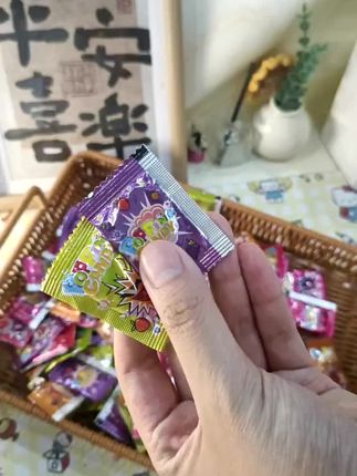 春日野餐、秋日出游,带上果味跳跳糖,随时随地享受美味与快乐!独立小包装,放包里不占空间,还防潮卫生#网红果味跳跳糖#网红零食推荐#春夏秋冬与你同行