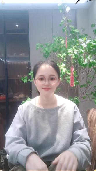 五年级下册第一单元作文
《那一刻,我长大了》
不知道写什么?
别再写帮妈妈扫地、洗碗了!
教你一个真实、好写、还能拿高分的思路:
写一件让你突然懂事的小事,
一句话点题:
原来长大,不是年龄变大,
而是学会理解、学会担当。
跟着我写,作文轻松不发愁!
#五年级下册语文
#那一刻我长大了
#小学作文
#作文素材
#作文技巧