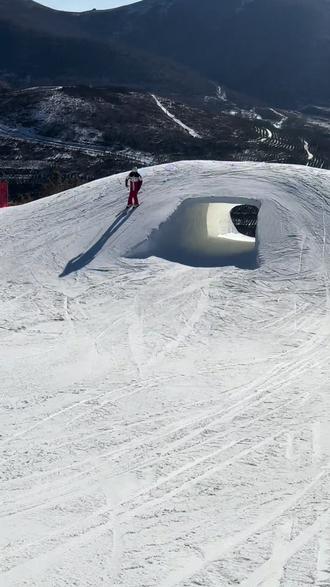 来挑战北医三院传送门了#双板 #双板女孩