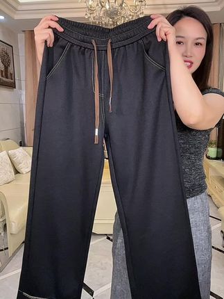 这条波粼纹的软牛仔裤真的绝了,上身显高显瘦,垂感直筒版型,面料软软糯糯真的贼舒服,姐妹们这条裤子千万不能错过哦#软牛仔裤#遮肉显瘦穿搭 #牛仔裤
