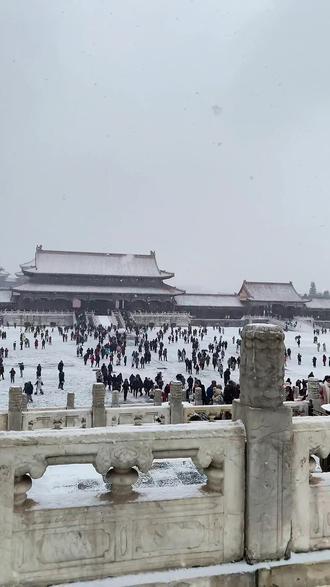 您看,这大明的紫禁城里面站满了汉人。
#弘治皇帝 #大明的宫殿 #大明 #明朝 #故宫的雪