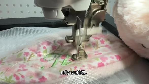 Jellycat本身就是治愈、柔软、安全感、陪伴的代名词
#jellycat