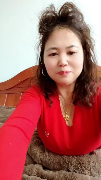 这个情人节,有情人的和情人过,没情人的在家里睡落落