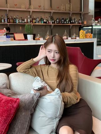 #早秋穿搭 #针织衫穿搭 #斜肩上衣 #名媛气质 #慵懒风