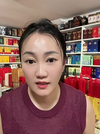 😄😄😄关于老板娘喷出水还是出雾,喷出来是直线还是弧线你快看视频去吧😃😃服了嫩了