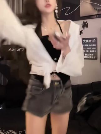 #辣妹穿搭 #短裤#谁穿谁好看系列