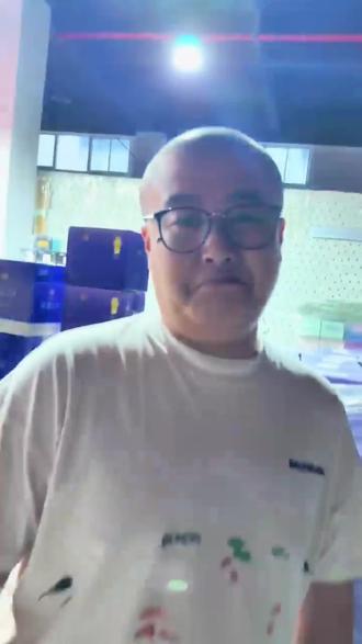 长白山天然矿泉水,矿物质均匀,全家都能放心畅饮#长白山矿泉水 #天然矿泉水 #健康饮食 #好物推荐