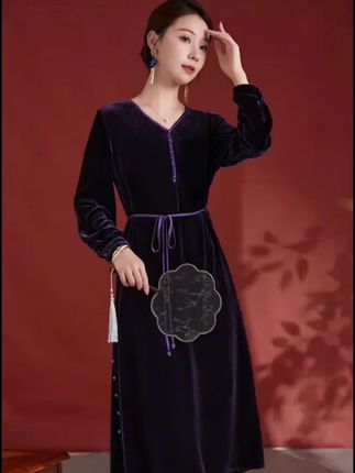 #国风古韵 #中式桑蚕丝绒连衣裙#美出高级感 #穿搭 #谁穿谁好看#高级感穿搭 #连衣裙