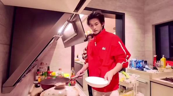 好像爸爸妈妈带孩子给我们打招呼,超绝家属感#云旗 #郝熠然 #云熠星河 #云熠 #我的cp天下第一甜