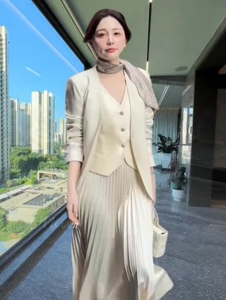 法式气质优雅百搭修身半身缎面裙高腰显瘦轻奢时尚2025春夏新款女#半身裙 #气质穿搭 #显瘦长裙