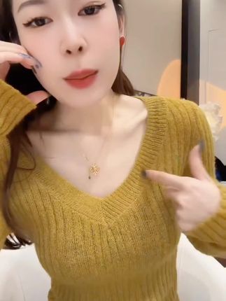 2025秋冬修身显瘦打底针织衫女宽边V领针织上衣#谁穿谁好看 #ootd穿搭 #显瘦穿搭 #秋冬穿搭 #高级感穿搭