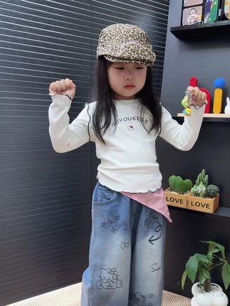 我的韩系女儿穿搭~ 也太好看了吧 女孩子穿的简简单单就很加分!#甜系女孩穿搭 #你的萌娃穿搭博主已上线 #甜美风穿搭 #今日穿搭 #抖in潮童计划