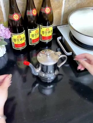 有了#不锈钢过滤油壶 ,用不完的油不仅方便二次使用,还能当做储油壶来用 #厨房好物 #好物实用