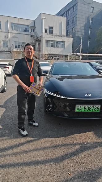 #网约车 #网约车司机 #网约车那点事 #网约车平台#中年就业危机 现实行一车一码,没来张贴的师傅们,赶紧来,响应主管部门的号召👍